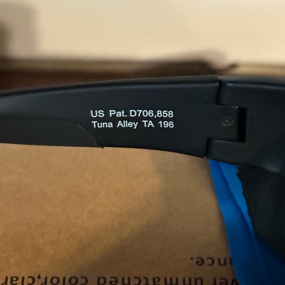 Costa 100 percent polarized and provide 100 percent iv a/b/c protection. 580p - Picture 4 of 12